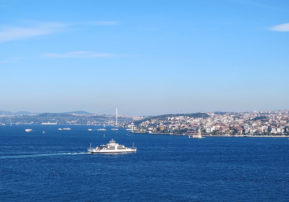 Traversata del Bosforo in nave, Istanbul